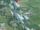 Saab Draken in Formation 
 Foto: K. Tokunaga. (Bild öffnet sich in einem neuen Fenster)