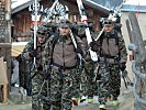 Schweizer Gebirgssoldaten beim Start des "Edelweiss Raid". (Bild öffnet sich in einem neuen Fenster)