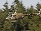 OH-58 "Kiowa" sorgen für Feueruntestützung aus der Luft.