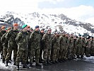 Die Soldaten bei der Begrüßung. (Bild öffnet sich in einem neuen Fenster)