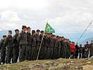 Die Soldaten des Jägerbataillons 24 nehmen am Gipfel Aufstellung. (Bild öffnet sich in einem neuen Fenster)