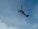 Außenlasttranport eines S-70 "BLack Hawk" im Hochgebirge. (Bild öffnet sich in einem neuen Fenster)