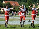 Die siegreiche Schweizer Staffel beim Zieleinlauf.