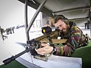 Ein belgischer Soldat beim Anschießen seiner Waffe. (Bild öffnet sich in einem neuen Fenster)