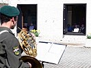 Militärmusiker spielen in Vorarlberg für Senioren. (Bild öffnet sich in einem neuen Fenster)