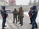 Absprachen zwischen Polizei und den Soldaten der 2. Jägerkompanie.