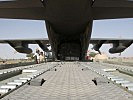 Die C.130 transportieren 10 t Ladung bis zu 6.000 km weit. (Bild öffnet sich in einem neuen Fenster)
