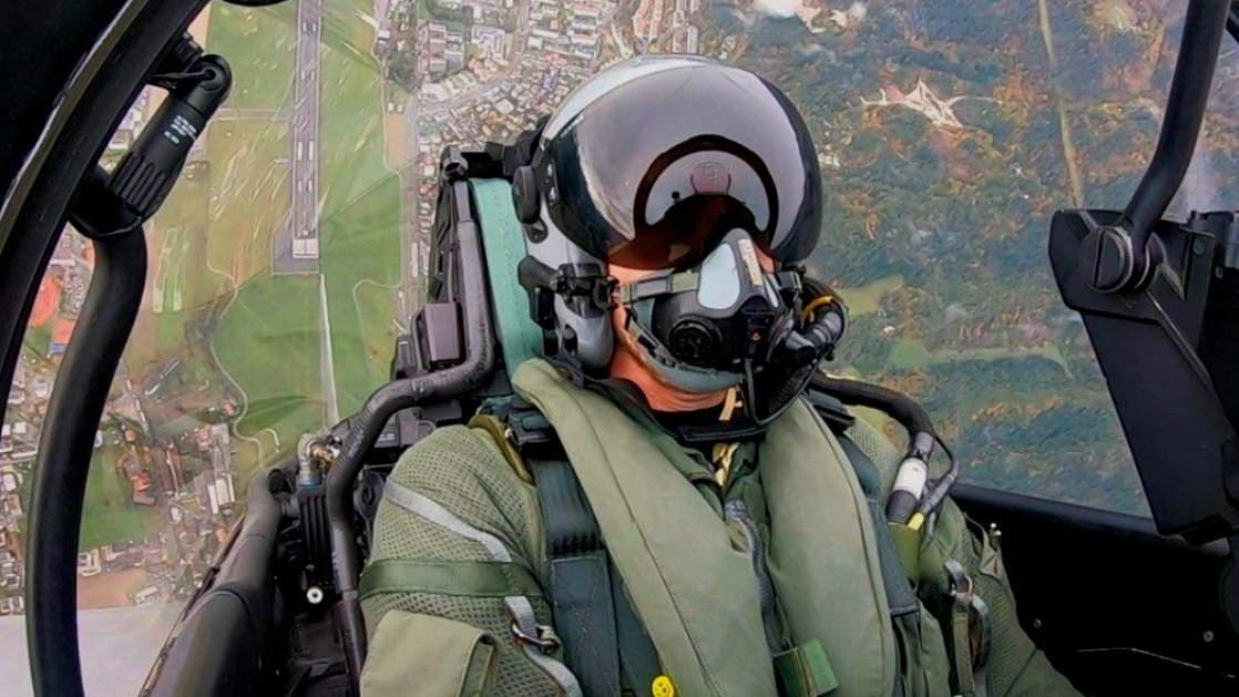 Eurofighter-Pilot im Cockpit