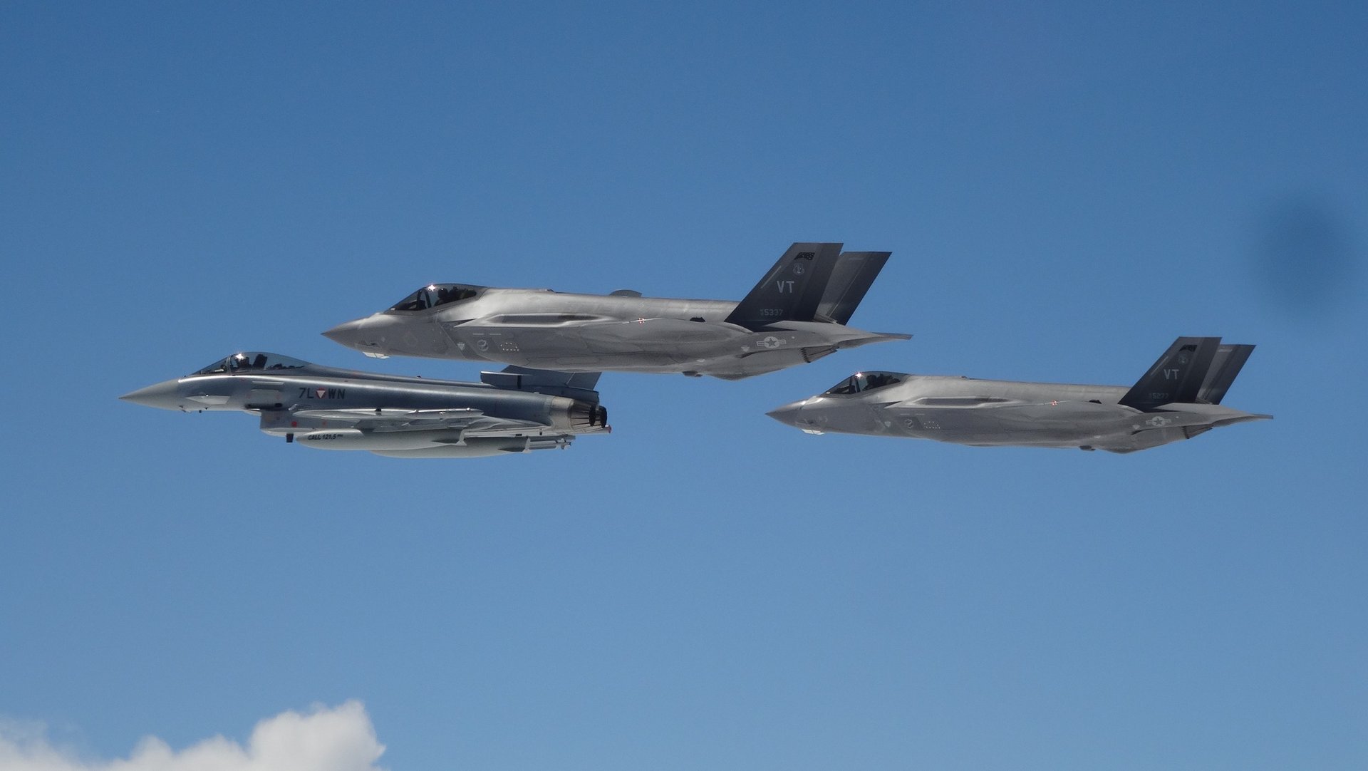 F-35 der amerikanischen "Vermont Air National Guard" trainierten gemeinsam mit Eurofightern des Bundesheeres.