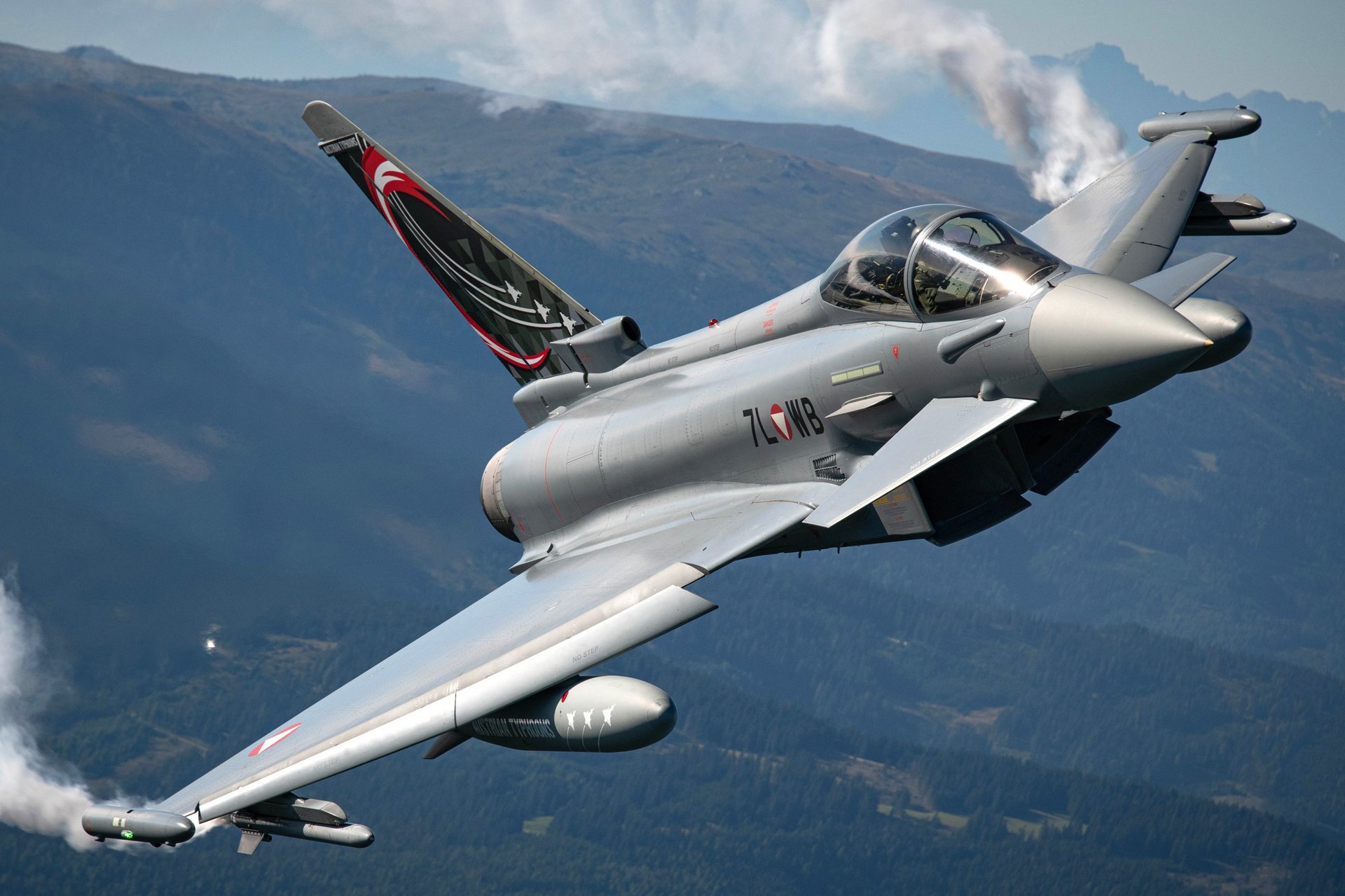 Ein Eurofighter im Flug.