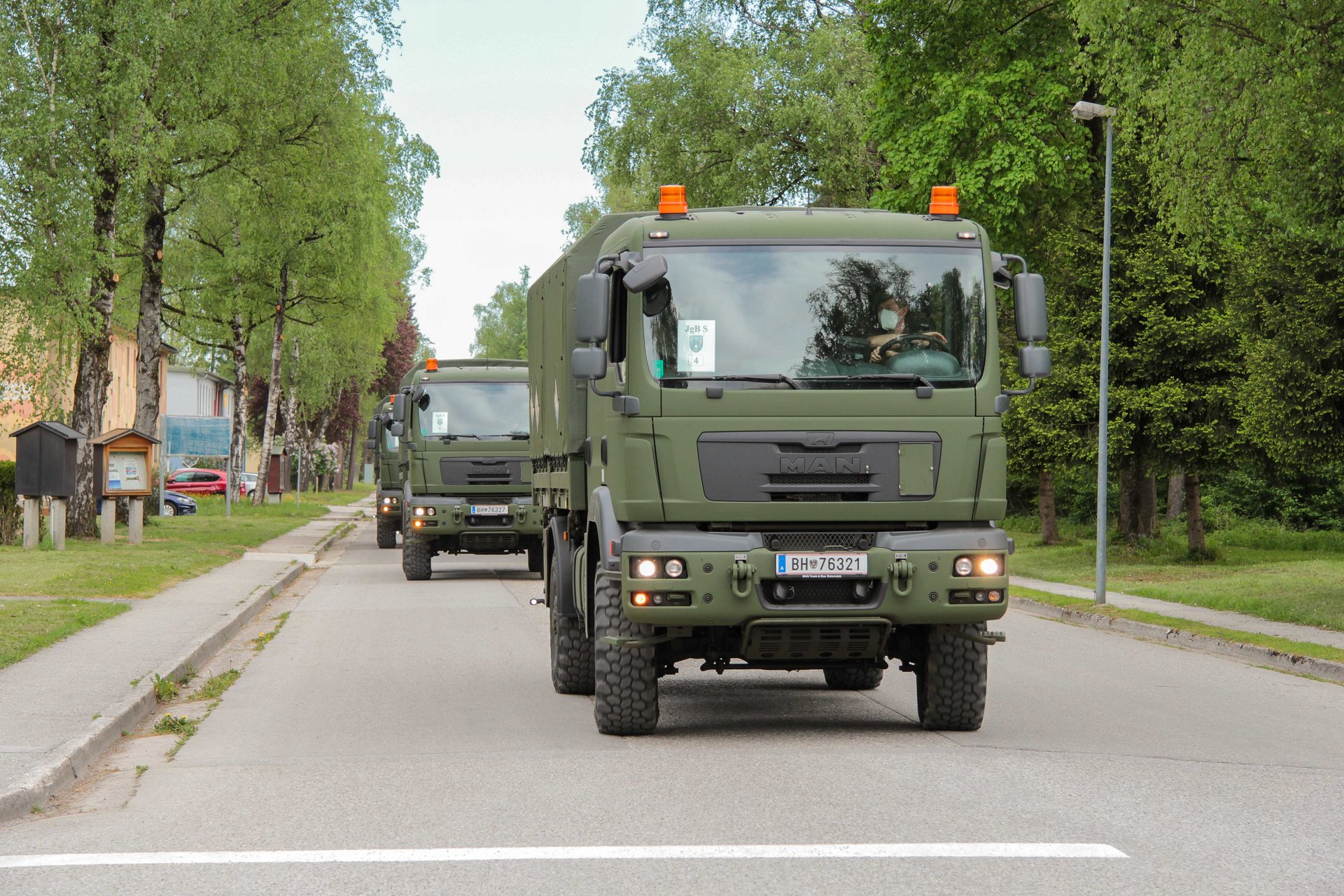 geländegängige LKW der Type MAN 14.280