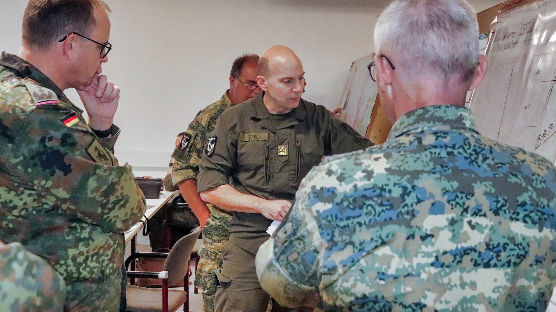 Soldaten der 3. Jägerbrigade und der deutschen Bundeswehr trainierten am Führungssimulator der Militärakademie.