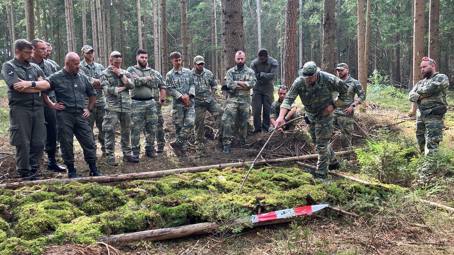 Geländebesprechungen waren Teil der Ausbildung.