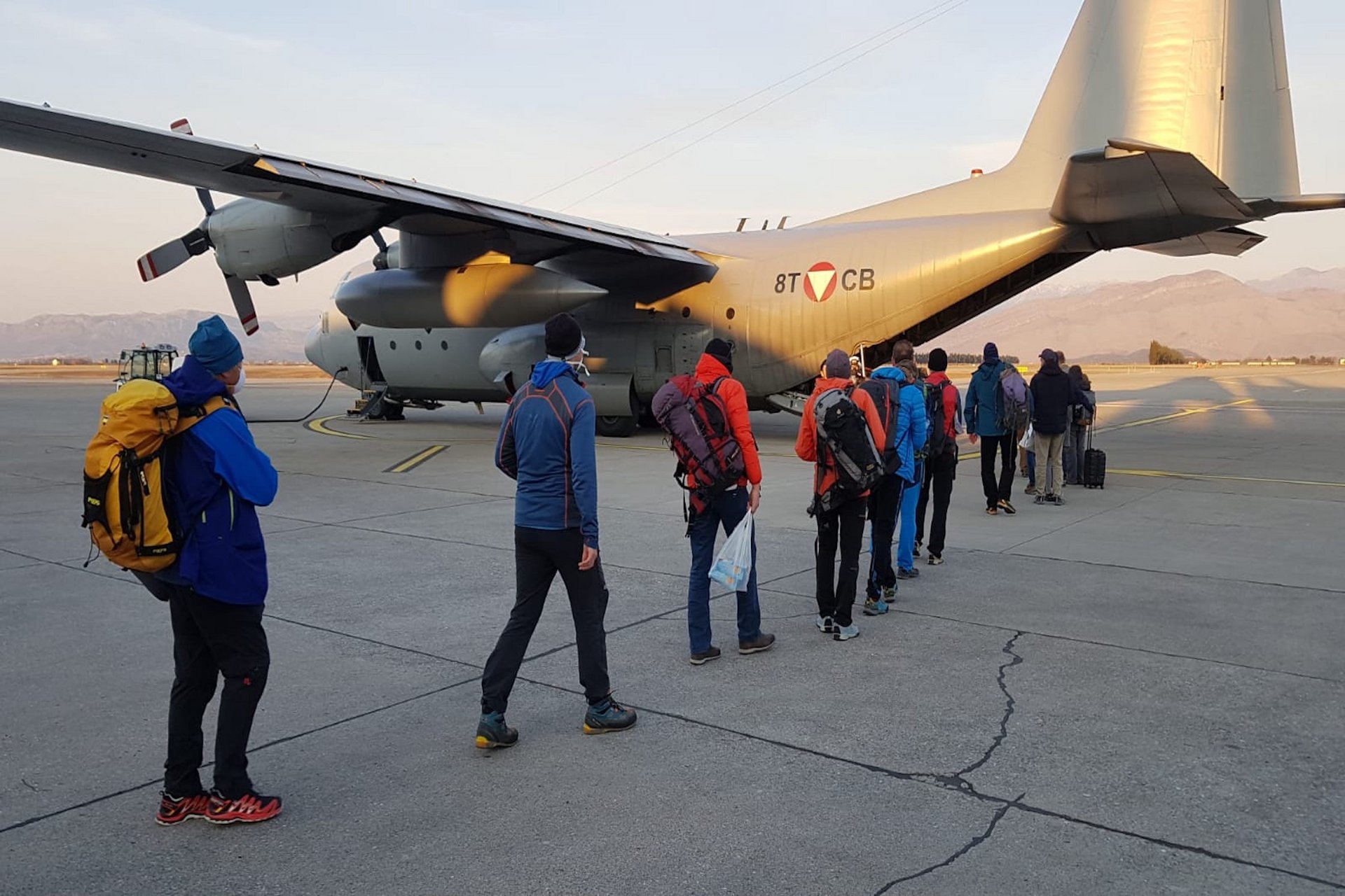 Österreicher werden mit dem Flugzeug aus Montenegro evakuiert.