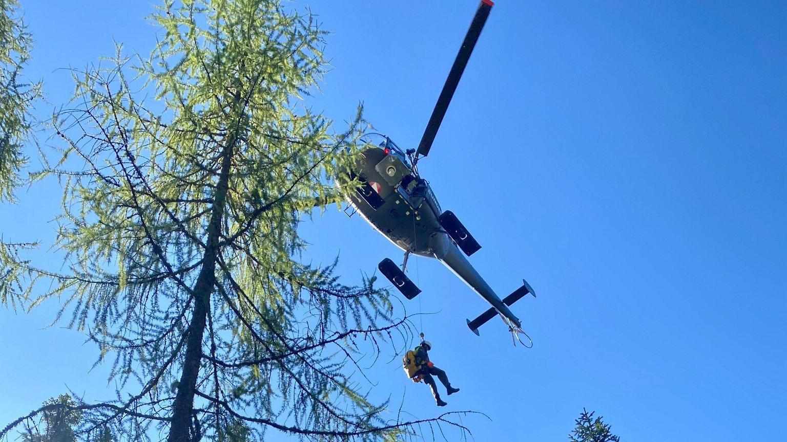 Ein "Alouette" III-Hubschrauber beim Training für die angehenden Einsatzpiloten.