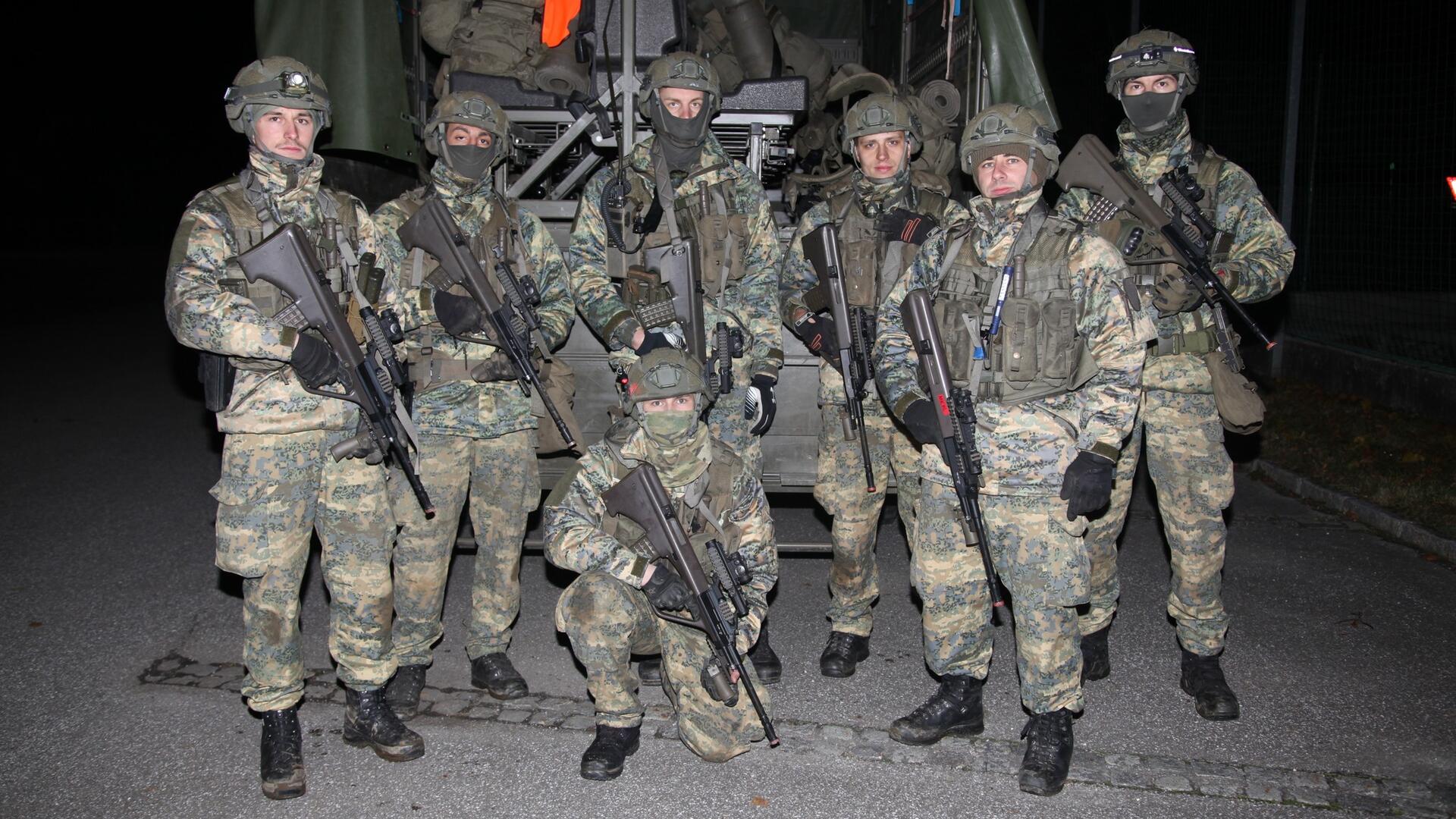 Soldaten der Pionierbaukompanie 