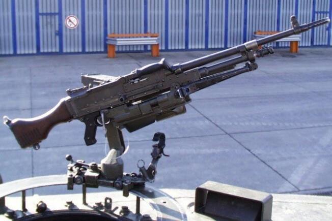 Das Maschinengewehr am Turm eines Kampfpanzers "Leopard" 2A4.