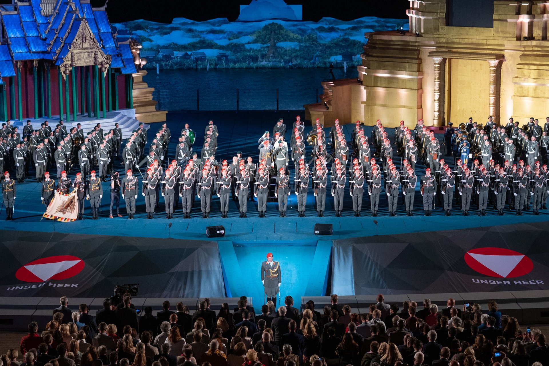 Militärmusik-Festival auf der Bühne in Mörbisch.