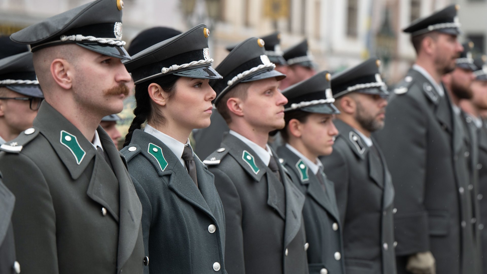 345 Unteroffiziere sind in Enns ausgemustert.