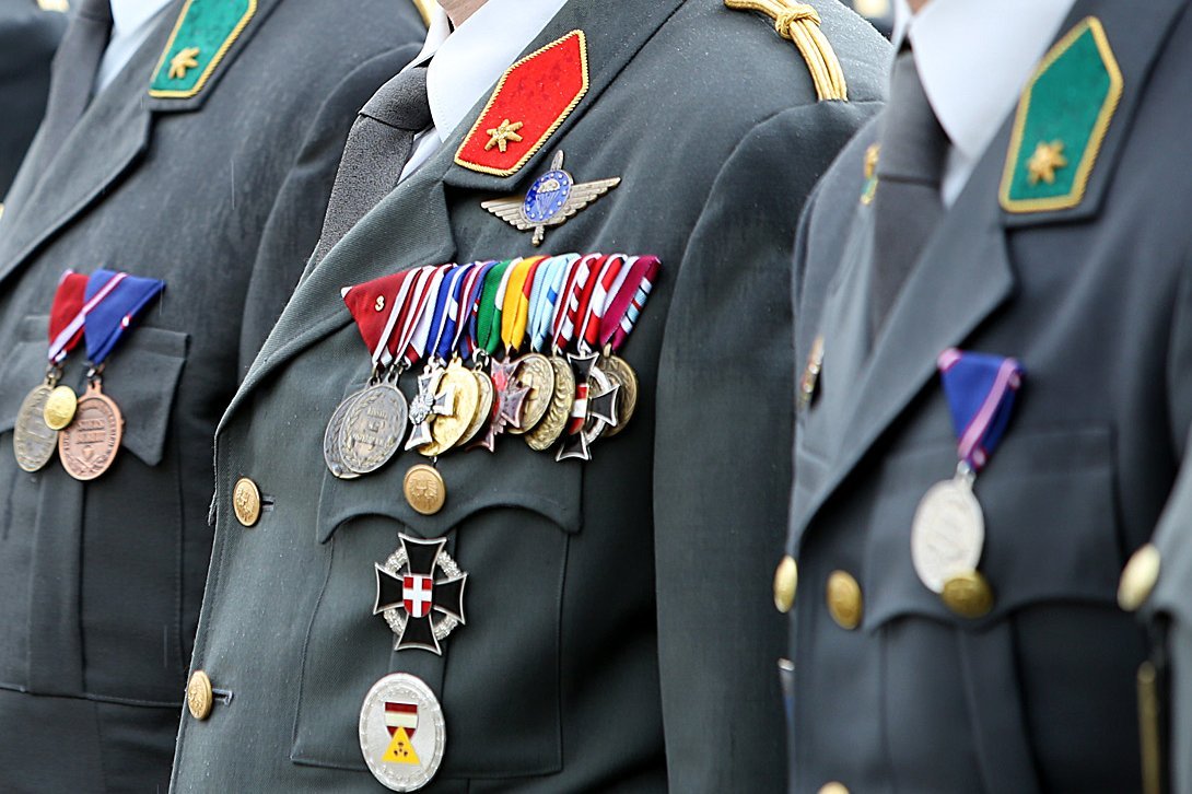 Soldaten mit Leistungsabzeichen 
