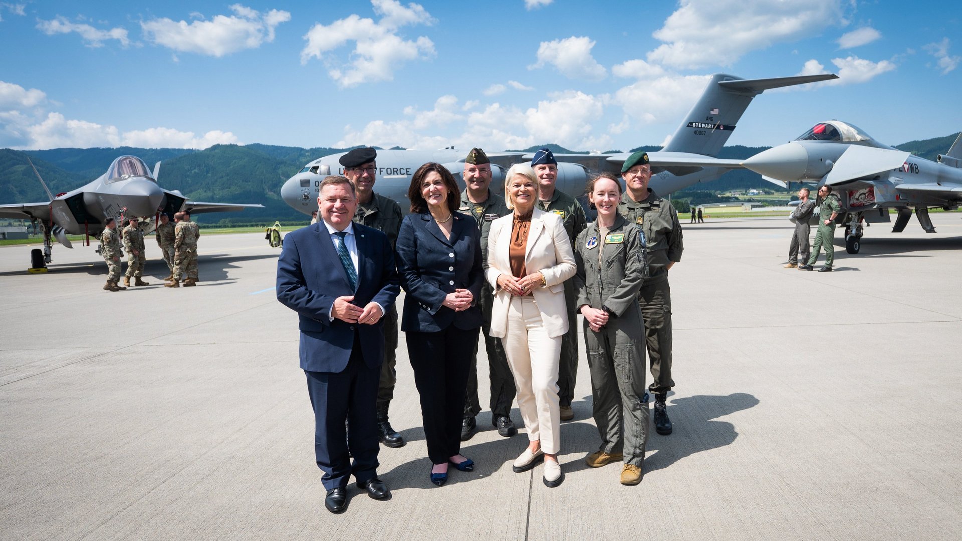 Eurofighter trainieren zusammen mit amerikanischen F-35-Flugzeugen