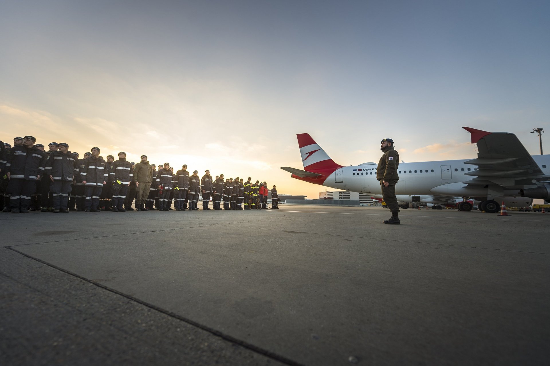 Das AFDRU-Team kurz vor dem Abflug am Flughafen Schwechat