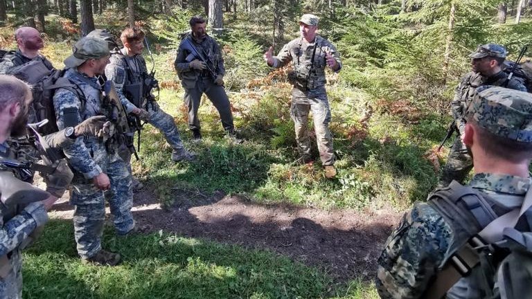 Die US-Ausbilder beobachteten und berieten die Soldaten.