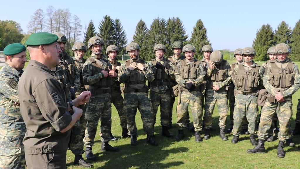 Generalmajor Martin Dorfer bei der Dienstaufsicht.