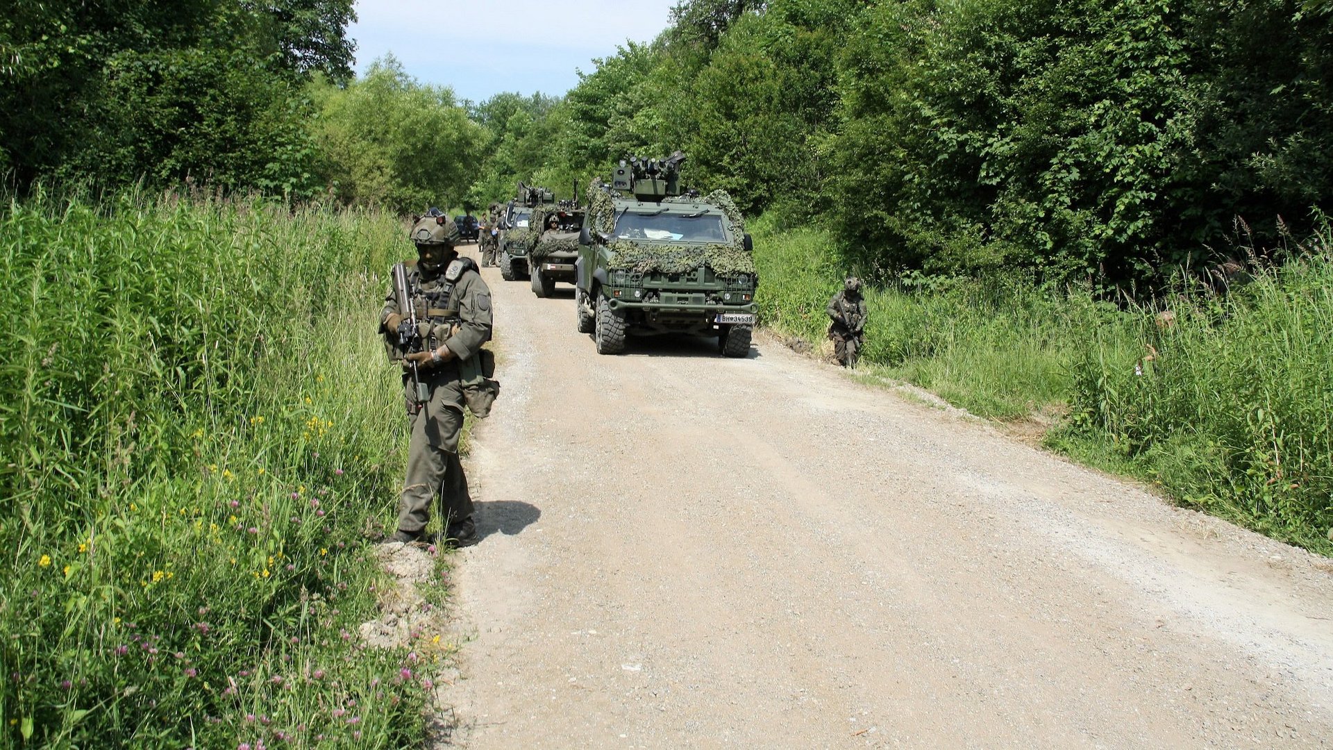 Soldaten der Aufklärungskompanie des AAB7 bei einer Übung. 