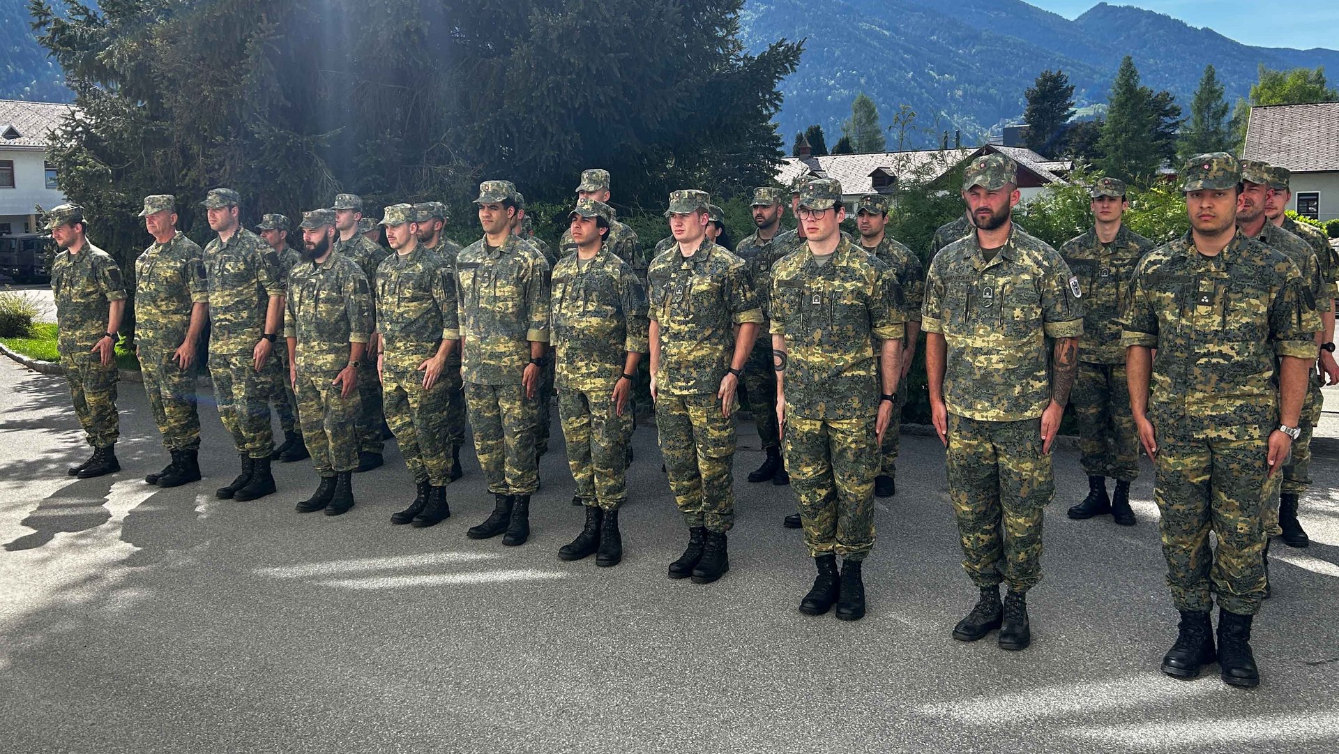 Soldaten der Reaktionsmiliz beim Jägerbataillon 26. Soldaten der Reaktionsmiliz beim Jägerbataillon 26.