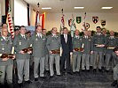 Die "Soldaten des Jahres 2012" mit den Höchstanwesenden. (Bild öffnet sich in einem neuen Fenster)