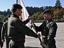 Streitkräftekommandant Reißner übergab Brigadier Wörgötter die Fahne. (Bild öffnet sich in einem neuen Fenster)