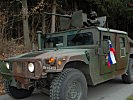 Ein slowenischer Hummer auf Patrouillenfahrt. (Bild öffnet sich in einem neuen Fenster)