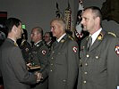 Starlinger gratuliert Oberst Zauner, dem Soldaten 2009 des Kommandos. (Bild öffnet sich in einem neuen Fenster)